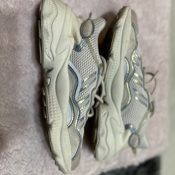 Adidas Oswego Sneakers - Picture 3 of 4